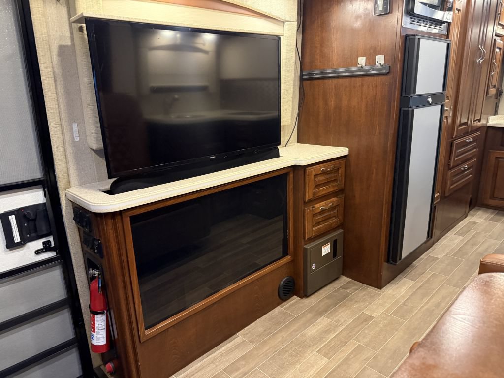 Used 2017 Mercedes-Benz Sprinter 3500 image 54