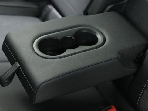 New 2025 Volkswagen Taos SE FWD image 35