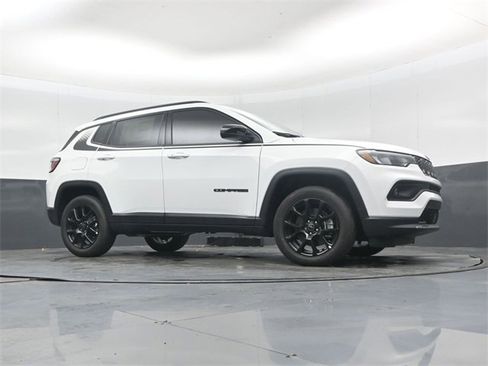 New 2026 Jeep Compass Latitude image 38