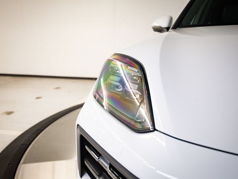 Certified 2026 Porsche Cayenne AWD/4WD image 13