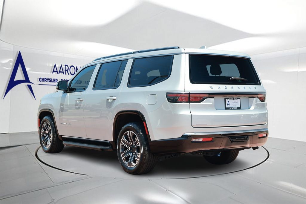 Used 2023 Jeep Wagoneer Series II AWD/4WD image 2