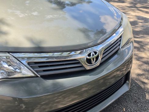 Used 2012 Toyota Camry FWD image 16