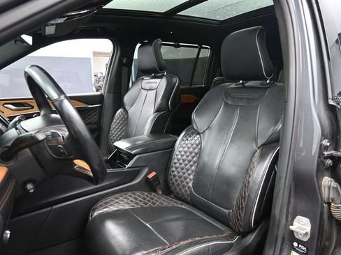 Used 2024 Jeep Grand Cherokee L Summit AWD/4WD image 19