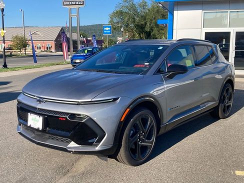 New 2025 Chevrolet Equinox EV RS w/ Convenience Package II image 3