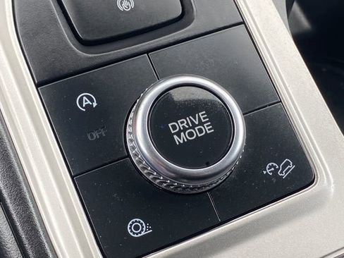 Used 2023 Ford Explorer XLT w/ Class IV Trailer Tow Package AWD/4WD image 29