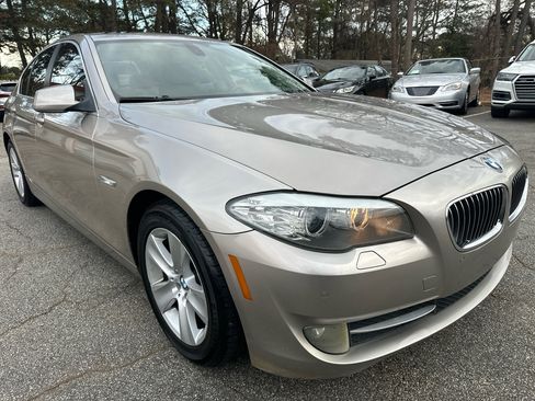 Used 2011 BMW 528i Sedan image 4