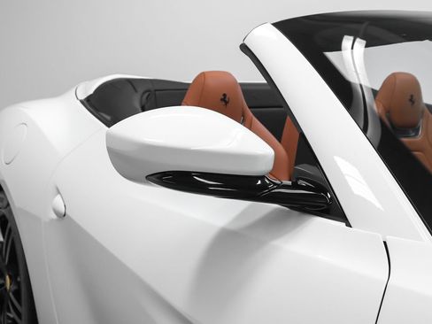 Certified 2019 Ferrari Portofino RWD image 8