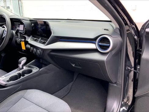 Used 2024 Chevrolet Trax LS w/ LS Convenience Package FWD image 23