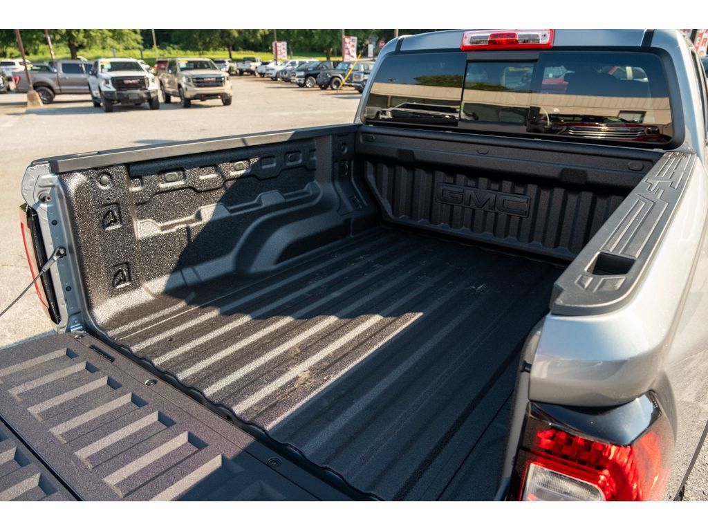 New 2026 GMC Canyon AT4X w/ LPO, Black Badging Package AWD/4WD image 34