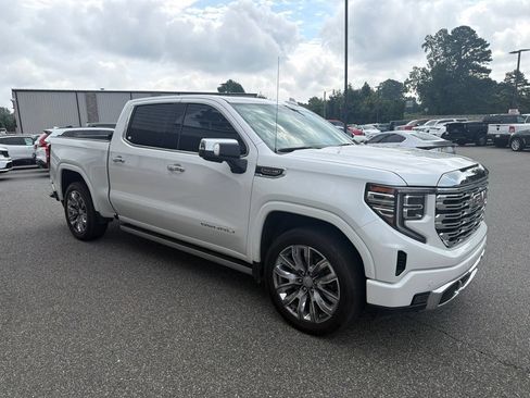 Used 2023 GMC Sierra 1500 Denali w/ Denali Reserve Package AWD/4WD image 11