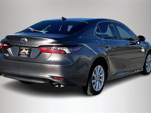 Used 2024 Toyota Camry LE image 5
