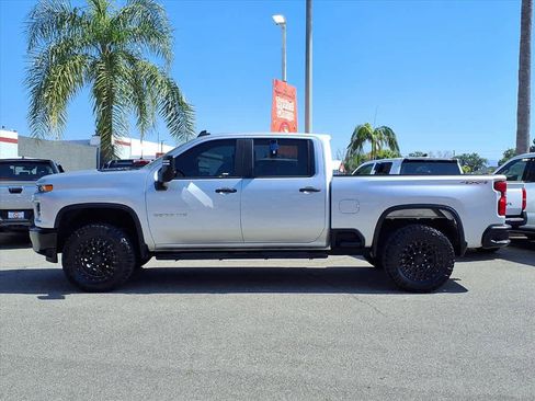 Used 2022 Chevrolet Silverado 2500 Custom w/ Custom Value Package image 3