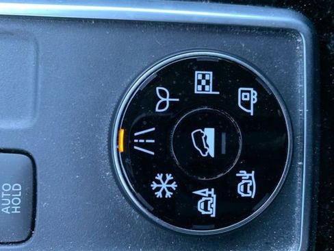 Used 2023 Nissan Pathfinder SL image 25