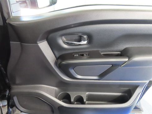 Used 2023 Nissan Titan SV w/ SV Convenience Package image 33