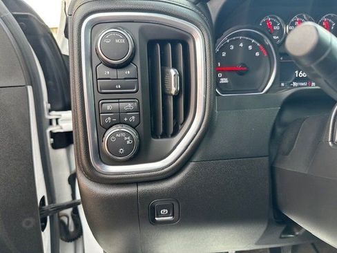 Used 2022 Chevrolet Silverado 2500 LT w/ Convenience Package image 13