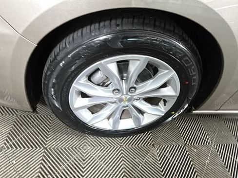 Used 2023 Chevrolet Malibu LT FWD image 9