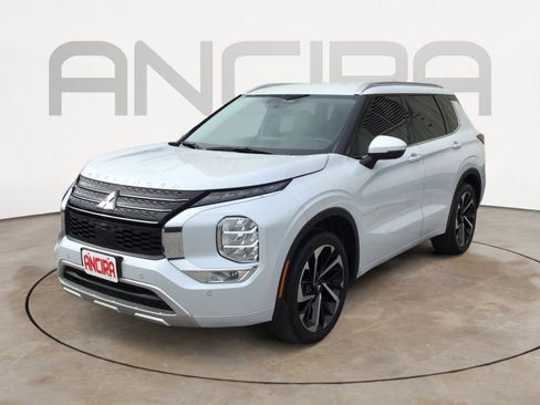 Used 2023 Mitsubishi Outlander SEL FWD image 8