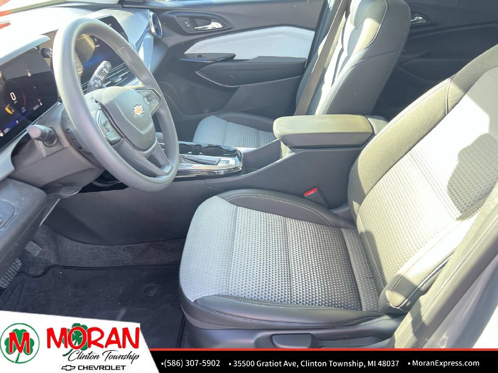 Certified 2024 Chevrolet Trax LT FWD image 17