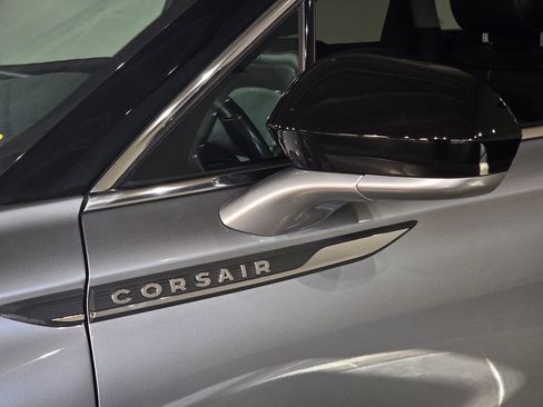 Used 2022 Lincoln Corsair AWD w/ Premium Package image 14