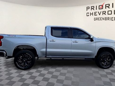 Used 2022 Chevrolet Silverado 1500 LT AWD/4WD image 9