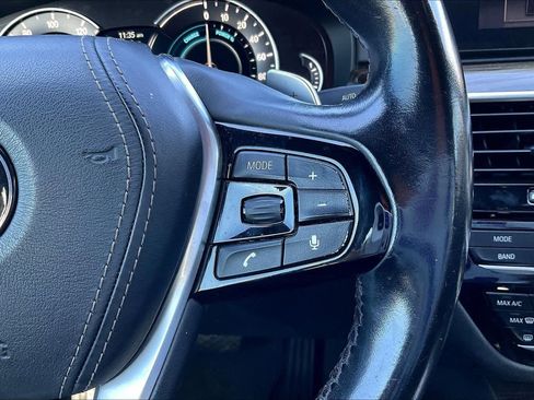 Used 2018 BMW 530e image 25