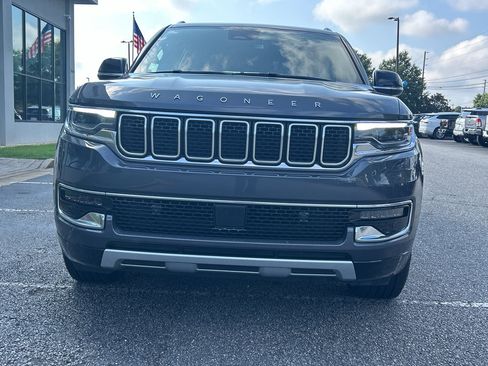 Used 2024 Jeep Wagoneer L Series II image 3