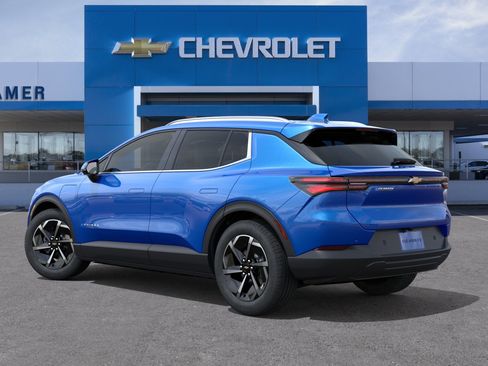 New 2026 Chevrolet Equinox EV LT image 3