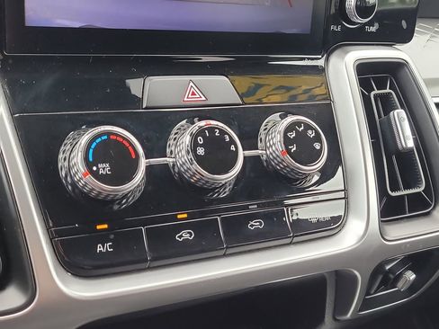 Used 2021 Kia Sorento LX FWD image 21