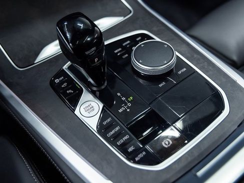 Used 2022 BMW X5 xDrive40i w/ M Sport Package image 19