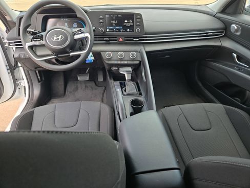 New 2026 Hyundai Elantra SE FWD image 8