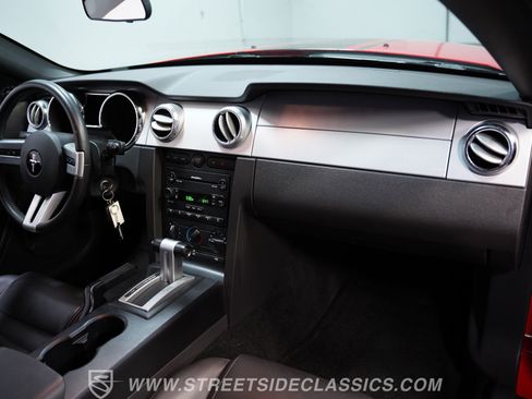Used 2005 Ford Mustang GT RWD image 39