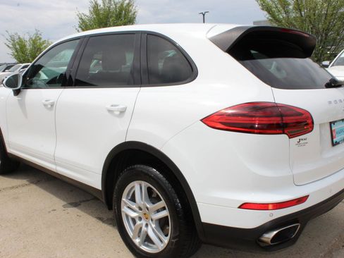 Used 2016 Porsche Cayenne Platinum Edition image 4