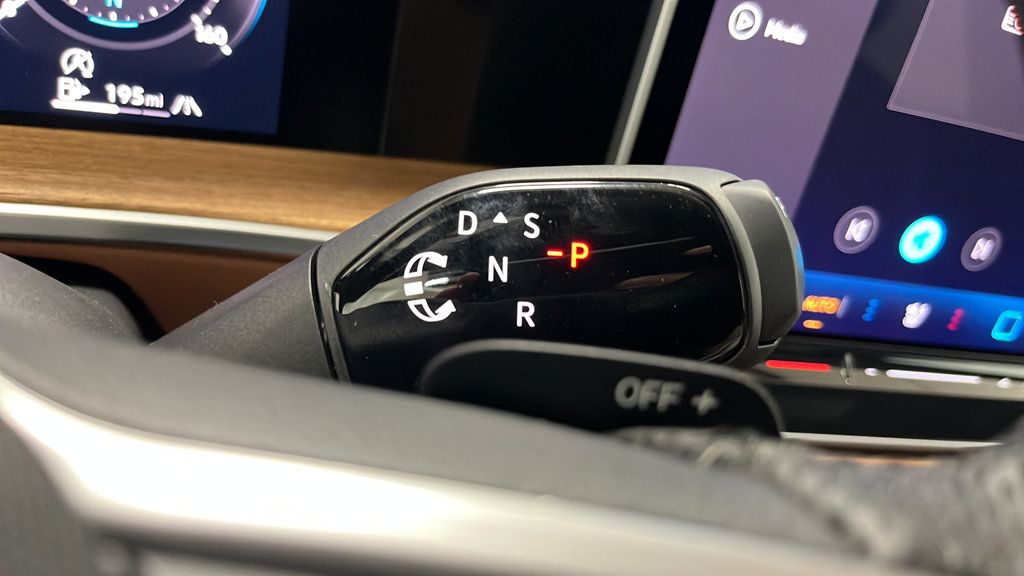Used 2026 Volkswagen Tiguan SEL R-Line AWD/4WD image 19