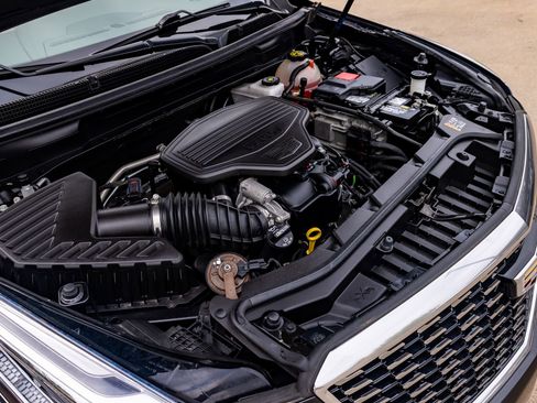 Used 2020 Cadillac XT5 Premium Luxury w/ LPO, Floor Liner Package image 36