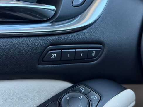 Used 2023 Buick Enclave Avenir w/ Avenir Technology Package image 33