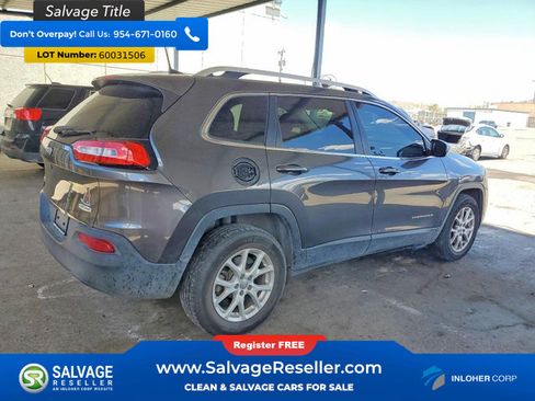 Used 2017 Jeep Cherokee Latitude w/ Cold Weather Group AWD/4WD image 4