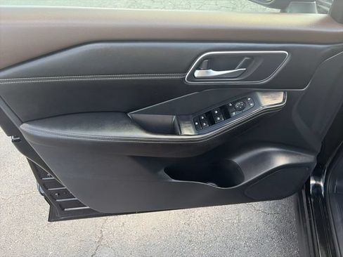 Used 2021 Nissan Rogue SV w/ Premium Package AWD/4WD image 10