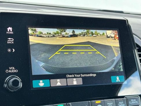 Used 2023 Honda Odyssey Sport image 11