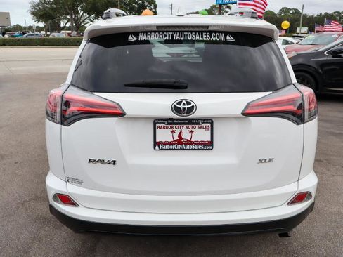 Used 2017 Toyota RAV4 XLE image 4