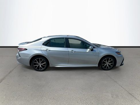 Used 2024 Toyota Camry SE FWD image 8