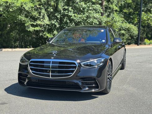 Used 2023 Mercedes-Benz S 580 4MATIC Sedan image 3