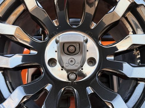 Used 2025 Jeep Wrangler Unlimited Rubicon 392 image 9