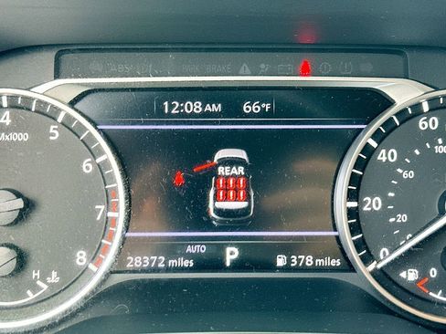 Used 2025 Nissan Pathfinder SV image 13