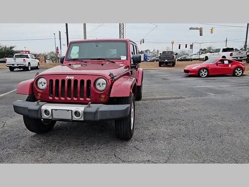 Used 2011 Jeep Wrangler Unlimited Sahara w/ Dual Top Group image 19