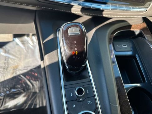Used 2023 Cadillac Escalade Premium Luxury Platinum AWD/4WD image 23