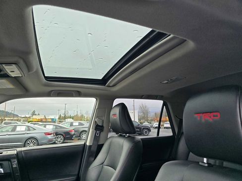 Used 2018 Toyota 4Runner TRD Off-Road Premium image 23