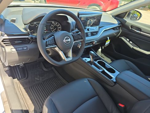 New 2025 Nissan Altima 2.5 SR w/ SR Premium Package image 15