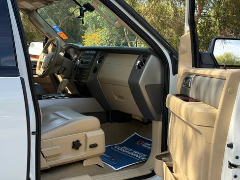 Used 2014 Ford Expedition XLT w/ Equipment Group 201A RWD image 13