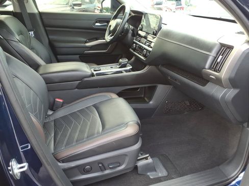 Used 2023 Nissan Pathfinder Platinum AWD/4WD image 29