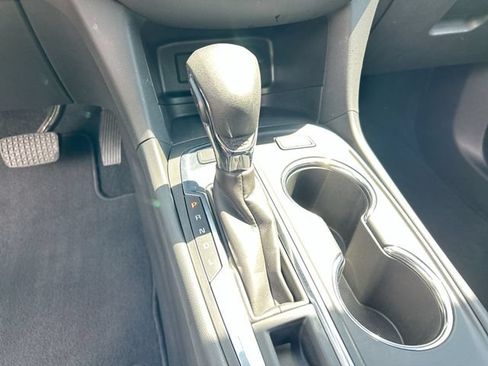 Used 2024 Chevrolet Equinox LT AWD/4WD image 15